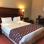 酒店 Logis & Restaurant La Paix Le Nouvion-en-Thierache