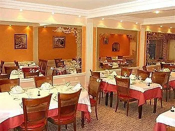 Hotel Logis & Restaurant La Paix 3*