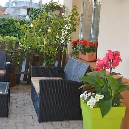 酒店 Logis & Restaurant La Paix Le Nouvion-en-Thierache